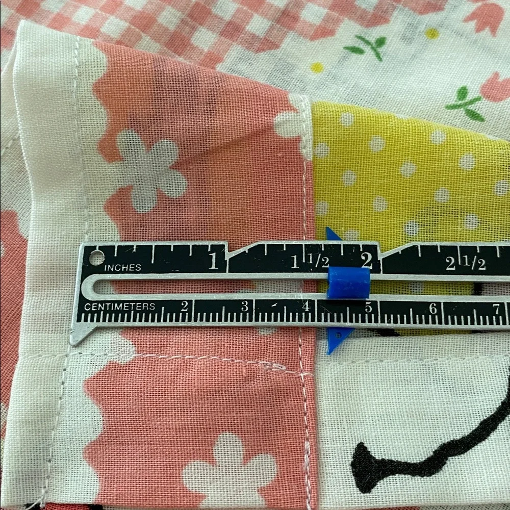 VTG Snoopy & Belle Handmade Valance
